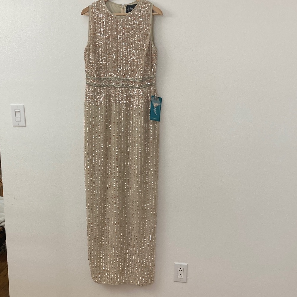 NWT Mac Duggal 93604 Sequin Sleeveless Evening Gown in Gold Size 10 - Picture 3 of 11